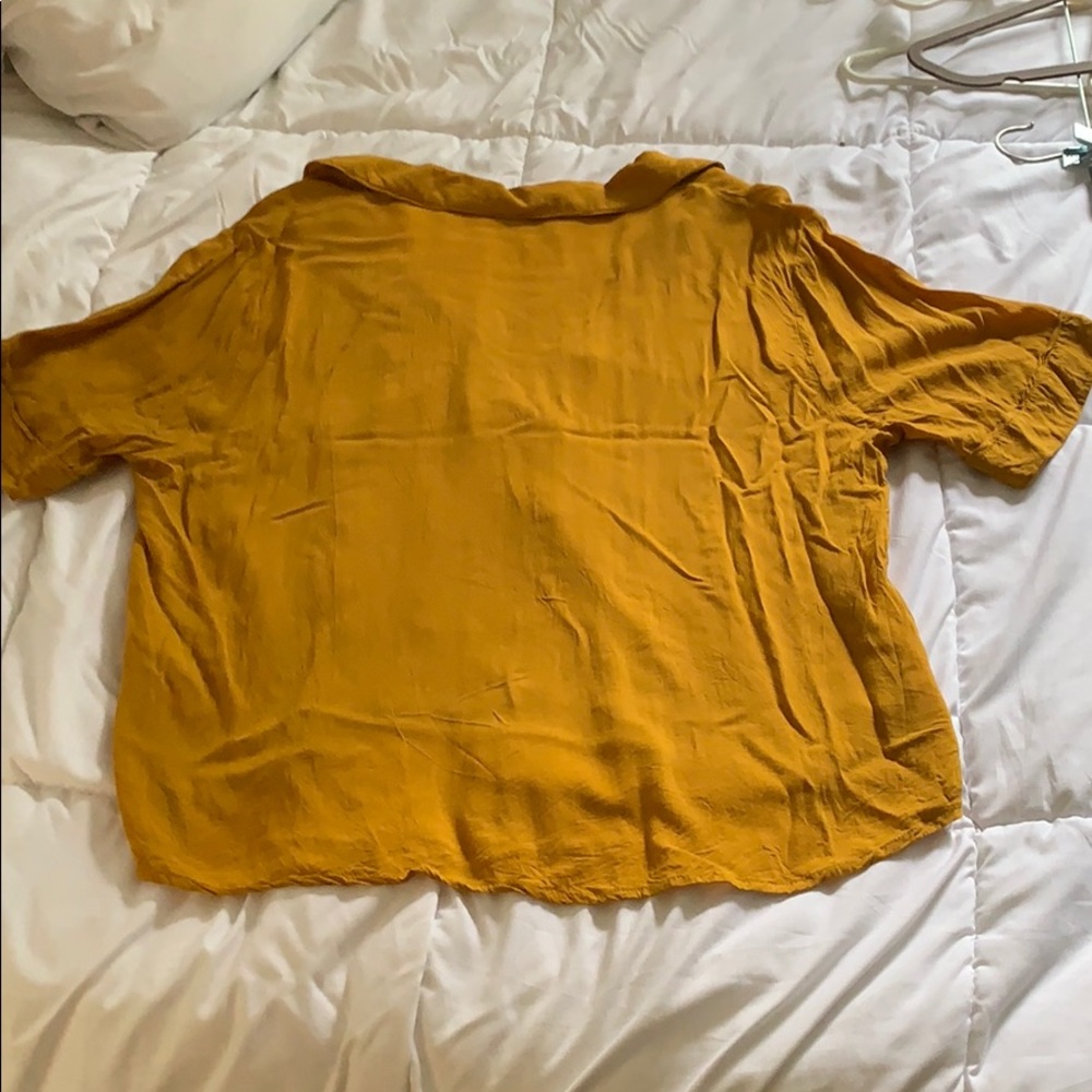 Trendy button up - Picture 4 of 4